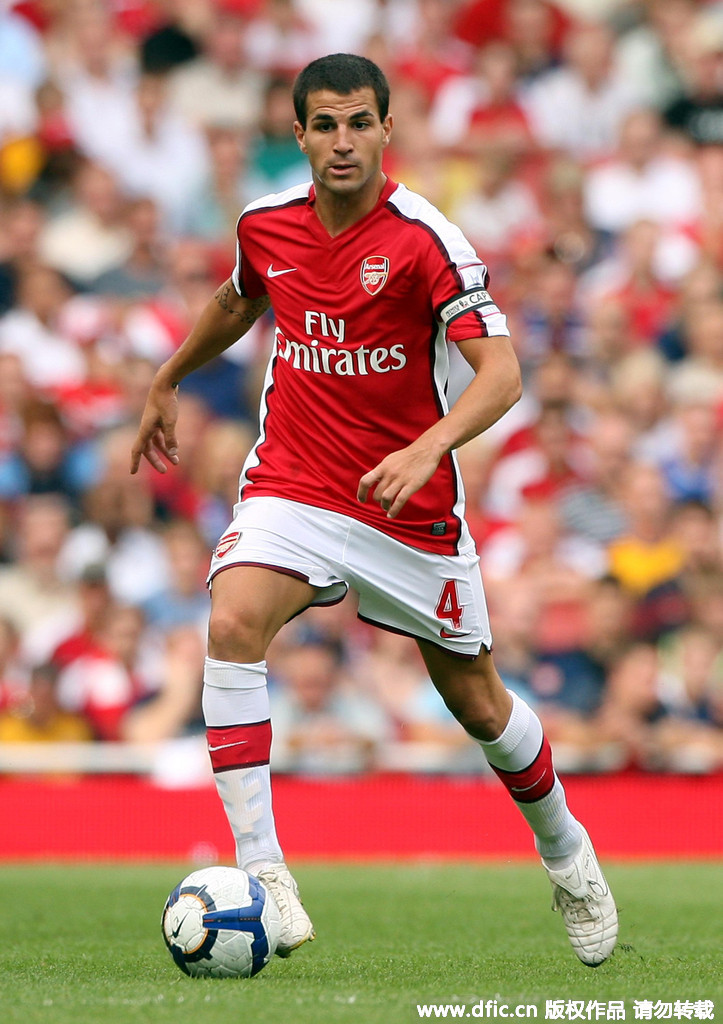 阿奇姆彭本赛季已打入15球，追平河南队单赛季进球纪录（阿奇姆彭本季斩获15球，追平河南队单季进球纪录）