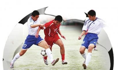 球队在最关键时刻站了出来（关键时刻，球队挺身而出）