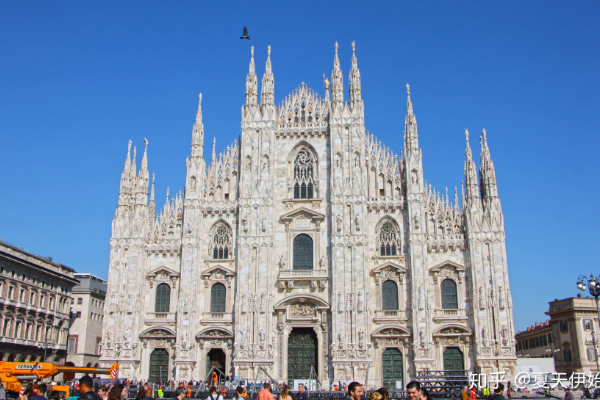 娄一晨谈斯卢茨基：他对自己的战术有近乎痴迷的坚持（娄一晨评斯卢茨基：对战术的坚持近乎偏执）