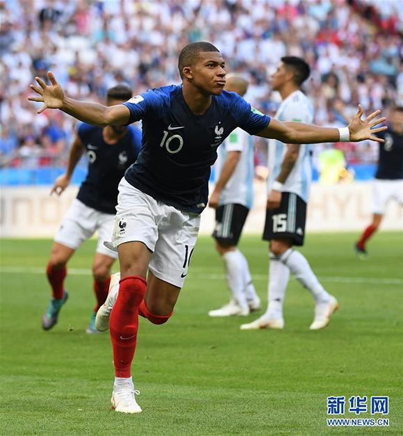 劳塔罗：齐沃拥抱我的次数比我老婆抱我的次数都多（劳塔罗笑言：齐沃抱我的次数比老婆还多）