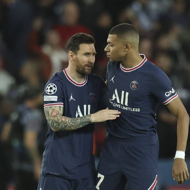 莱切vs维罗纳：班达、加洛首发，加利亚尔迪尼、焦瓦内出战（莱切战维罗纳：班达、加洛首发，加利亚尔迪尼、焦瓦内出场）