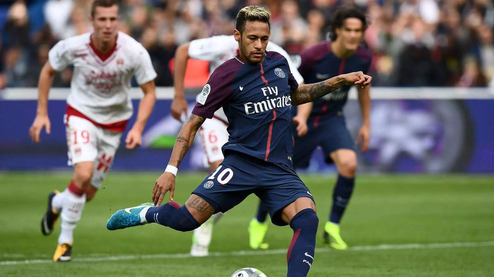 埃迪-豪谈伊萨克：想回到球队训练，你得先证明自己配得上（埃迪-豪：伊萨克若想回归球队训练，必须先证明自己有资格）