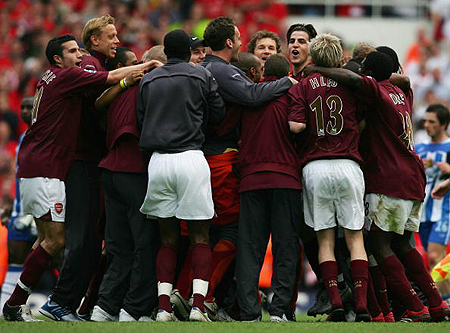 徐正源：韦世豪只归队练了一天；罗慕洛受伤可能因天气冷