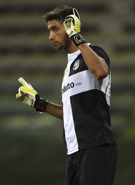 詹姆斯关键上篮助球队锁胜（詹姆斯关键上篮锁定胜局）