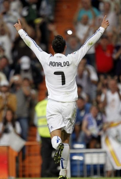 孔帕尼：我们绝不能将圣保利视为和阿森纳有所区别（孔帕尼：别把圣保利和阿森纳区别对待）