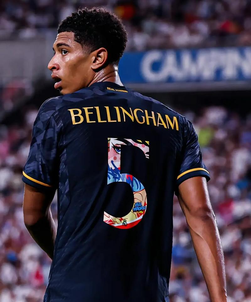 图片报：诺伊尔调整了训练流程，乌尔比希也激励着他继续（图片报：诺伊尔更新训练计划，乌尔比希持续为其打气）