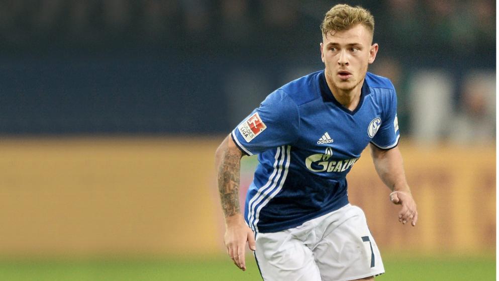 “封神”助力续航绿茵梦想，新鹏城与台铃举行车辆交付仪式（封神加持续航绿茵征程，台铃携手新鹏城完成车辆交付）