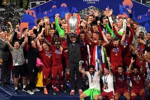 深圳新鹏城公告：向香港大埔火灾事故罹难者致以最深切的哀悼（深圳新鹏城发布公告：深切悼念香港大埔火灾遇难者）