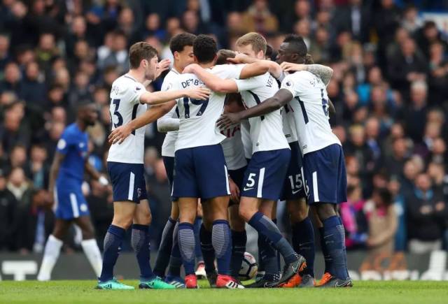 官方：34岁罗梅乌以自由身重返南安普顿，双方签约至赛季末（南安普顿官宣34岁罗梅乌自由身回归，合约至本季末）